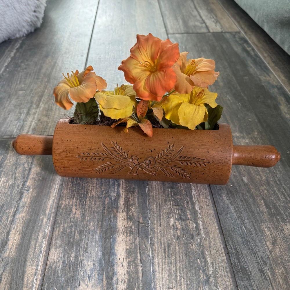 HOMCO Farmhouse Cottagecore Vintage Rolling Pin Wall Planter Floral Arrangement